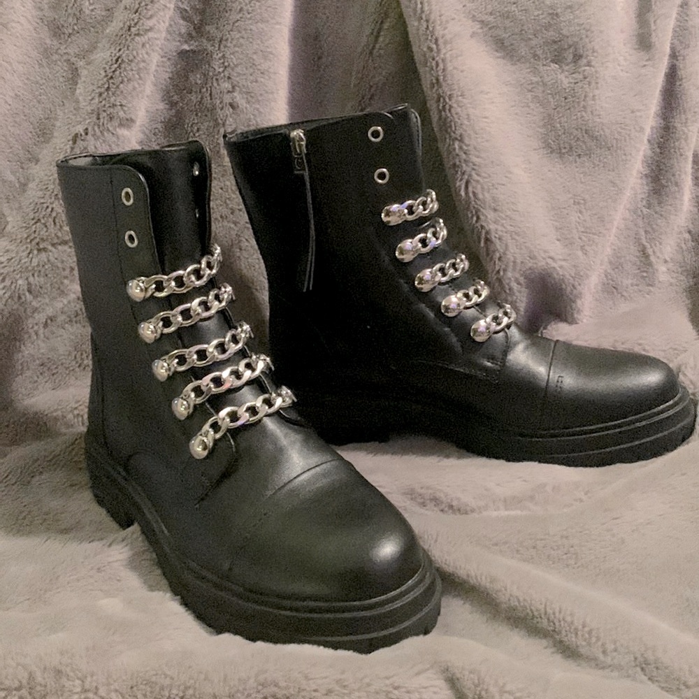 *CIRCUS by Sam Edelman • GILI Combat boot